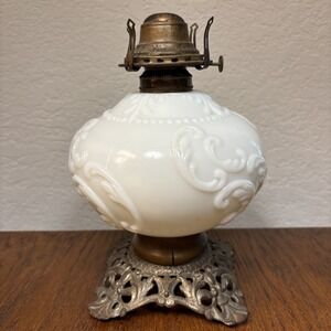 Antique Phoenix 939 "Gone With The Wind" Oil Lamp With Burner 10" Tall 8" Wide